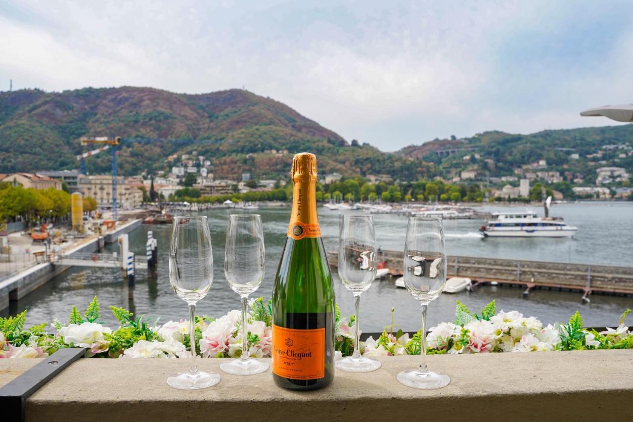 Appartamento Esclusivo Fronte Lago, In Centro A Como Con Garage ภายนอก รูปภาพ