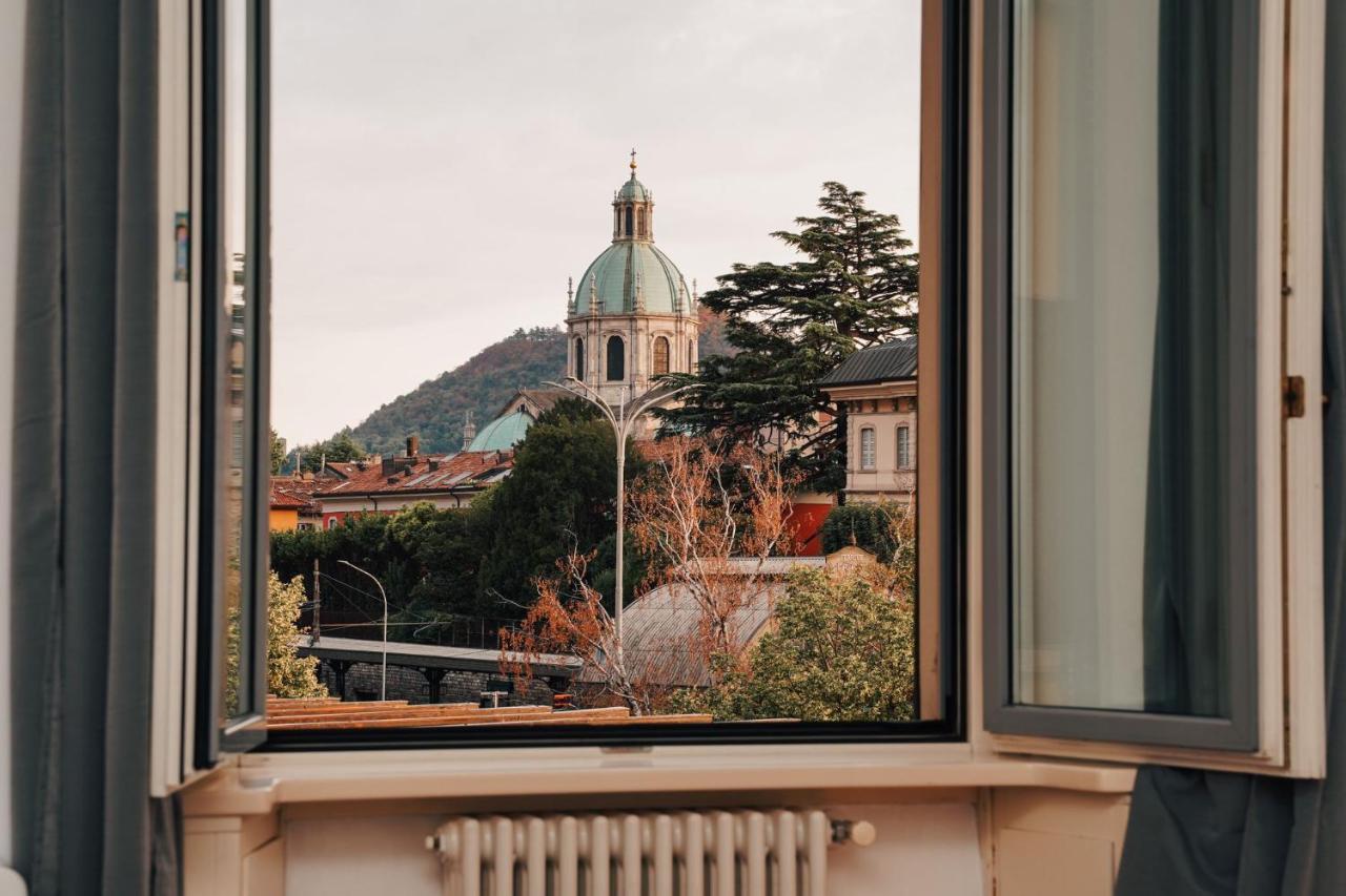 Appartamento Esclusivo Fronte Lago, In Centro A Como Con Garage ภายนอก รูปภาพ